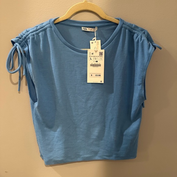 Zara Tops - Zara top 5039 670 400